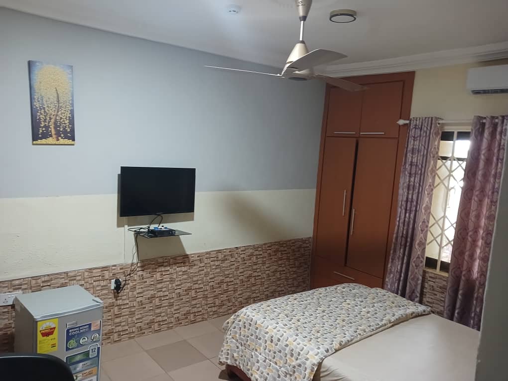 Elegant comfort room